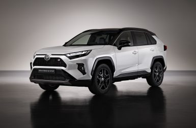 GR Sport : Toyota ajoute un peu de sport dans la gamme RAV4 hybride